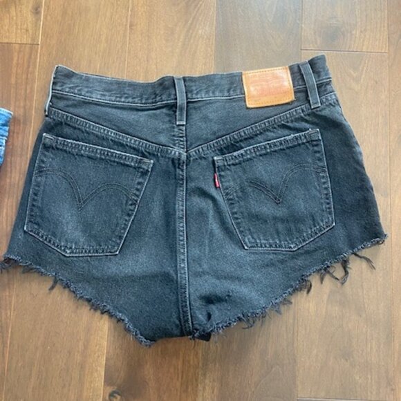 Levi's Black denim shorts - Picture 2 of 2